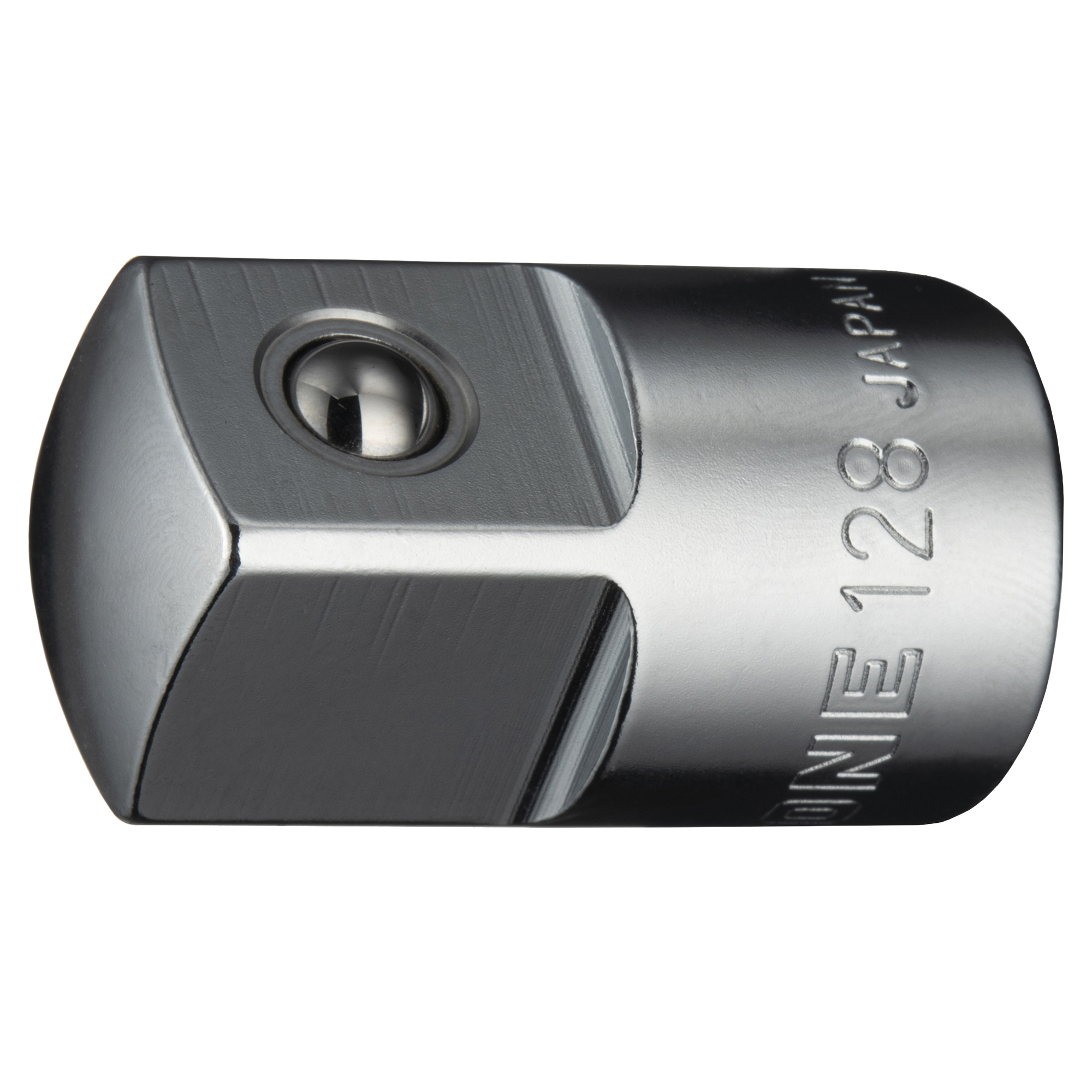 Socket adapter 128